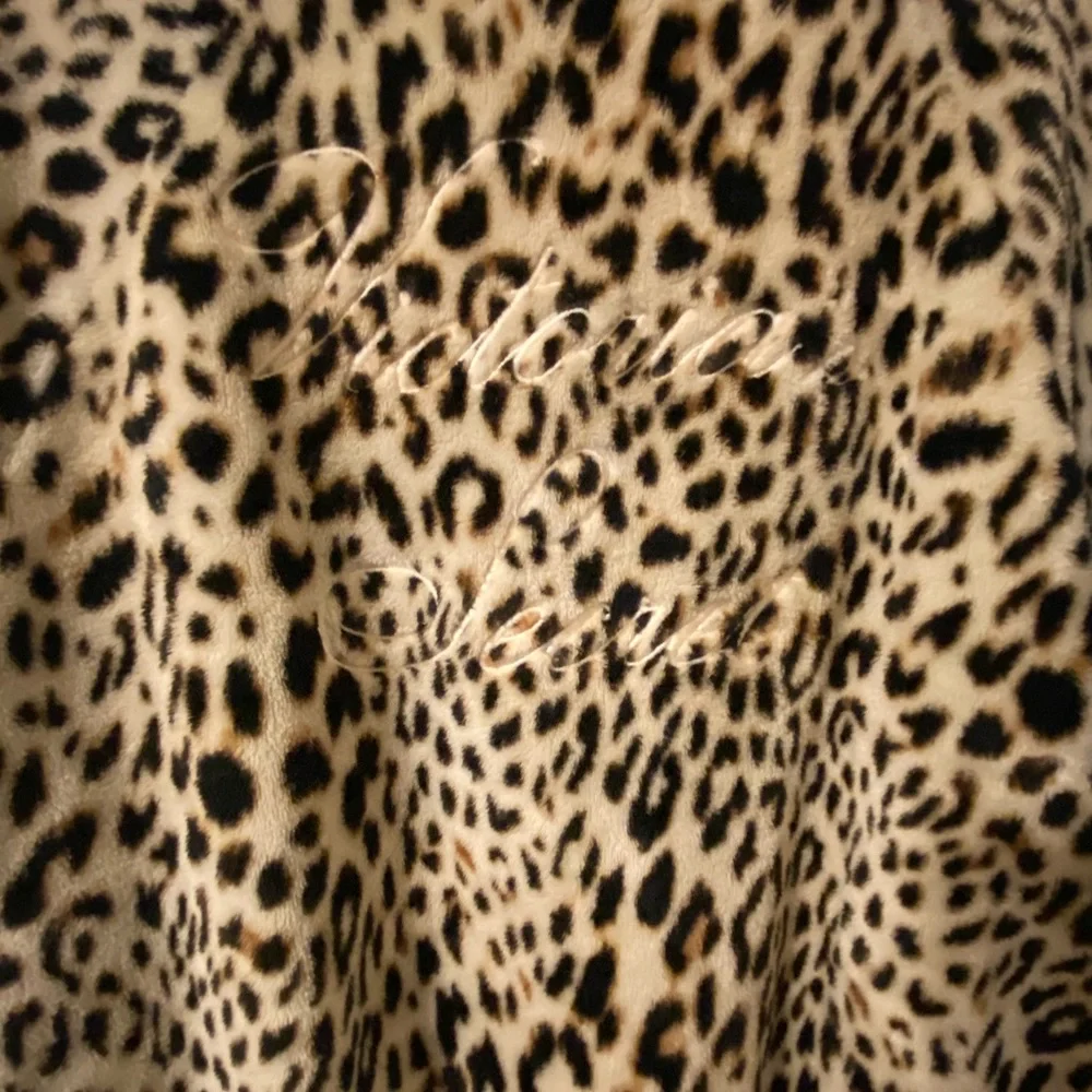 Victoria Secret Robe - Picture 2 of 4